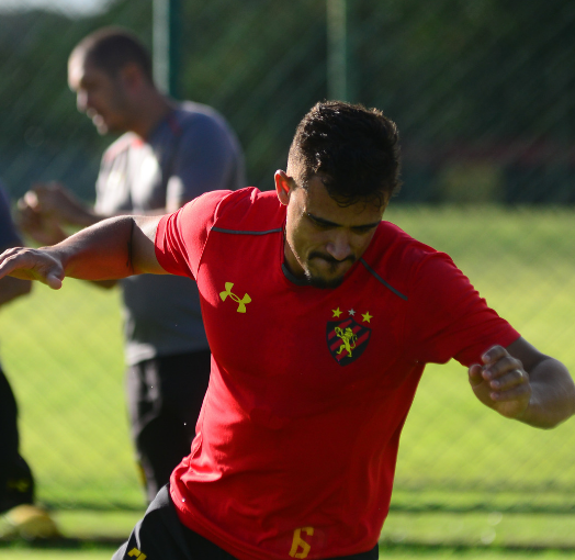 Visando o Criciúma, Guto Ferreira esboça time titular do Sport