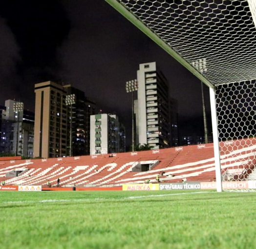 Nos Aflitos, Náutico e Central entram em campo