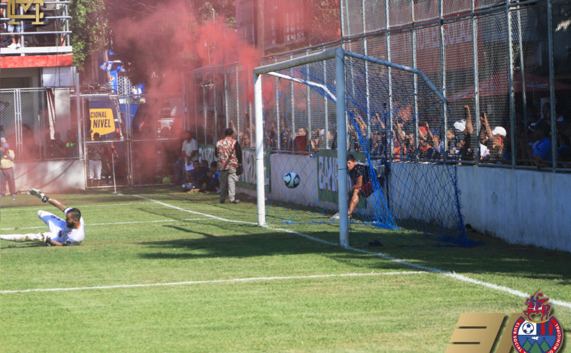 EL RIVAL FLAQUEÓ CON EL ROJO